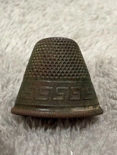 Antiker bronzener fingerhut - bronzener,